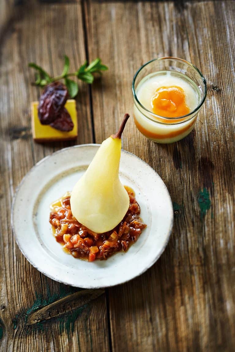 Birne mit Karamell-Datteln